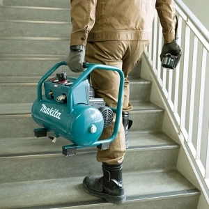 Makita AC001GZ Compressor 40V 7,6Lts 9.3Bar - Image 3