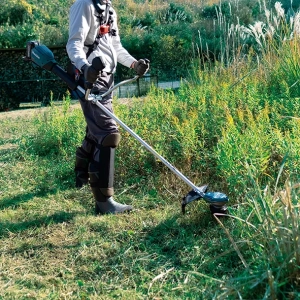 Makita UR002GZ01 Roçadora 40V 35cm - Image 3