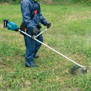 Makita UR006GZ02 Roçadora 40V 1.0Kw ø430mm Punho em "U" - Image 3